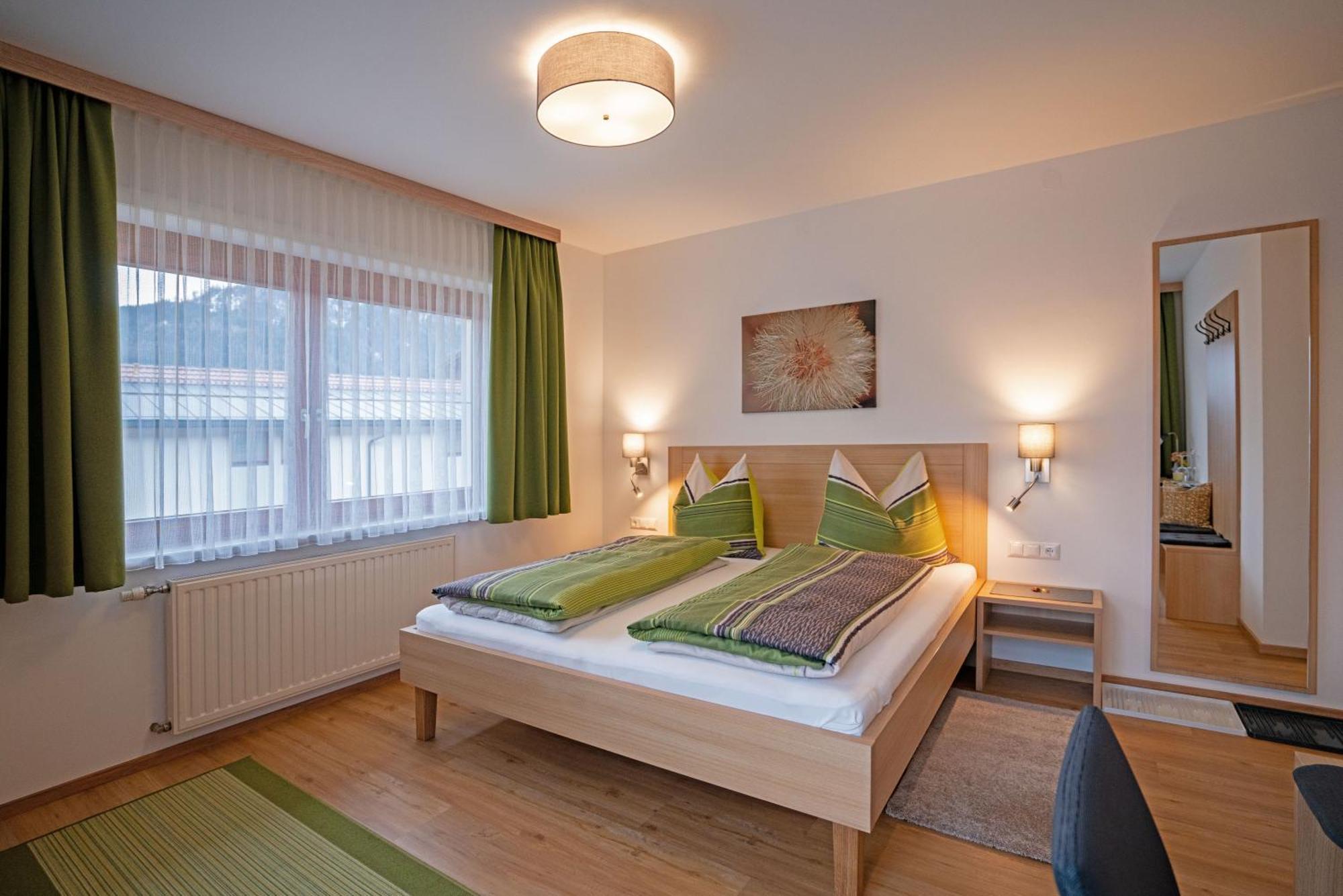 Haus Lackner Am Weissensee In Kaernten Exteriör bild