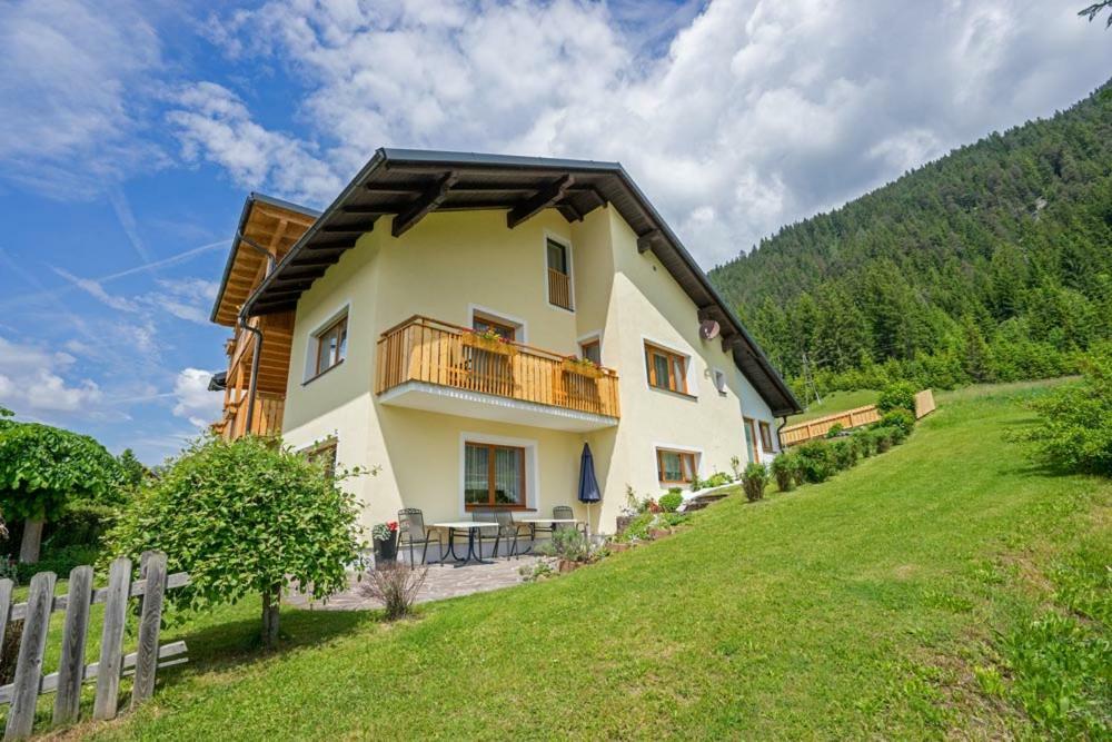 Haus Lackner Am Weissensee In Kaernten Exteriör bild